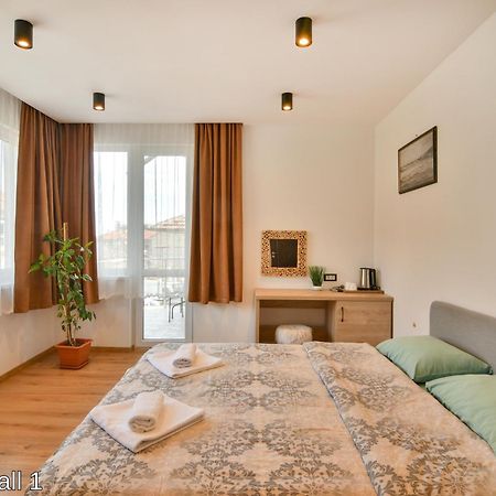 Самостоятелни Стаи "Водопада" Balchik Ngoại thất bức ảnh