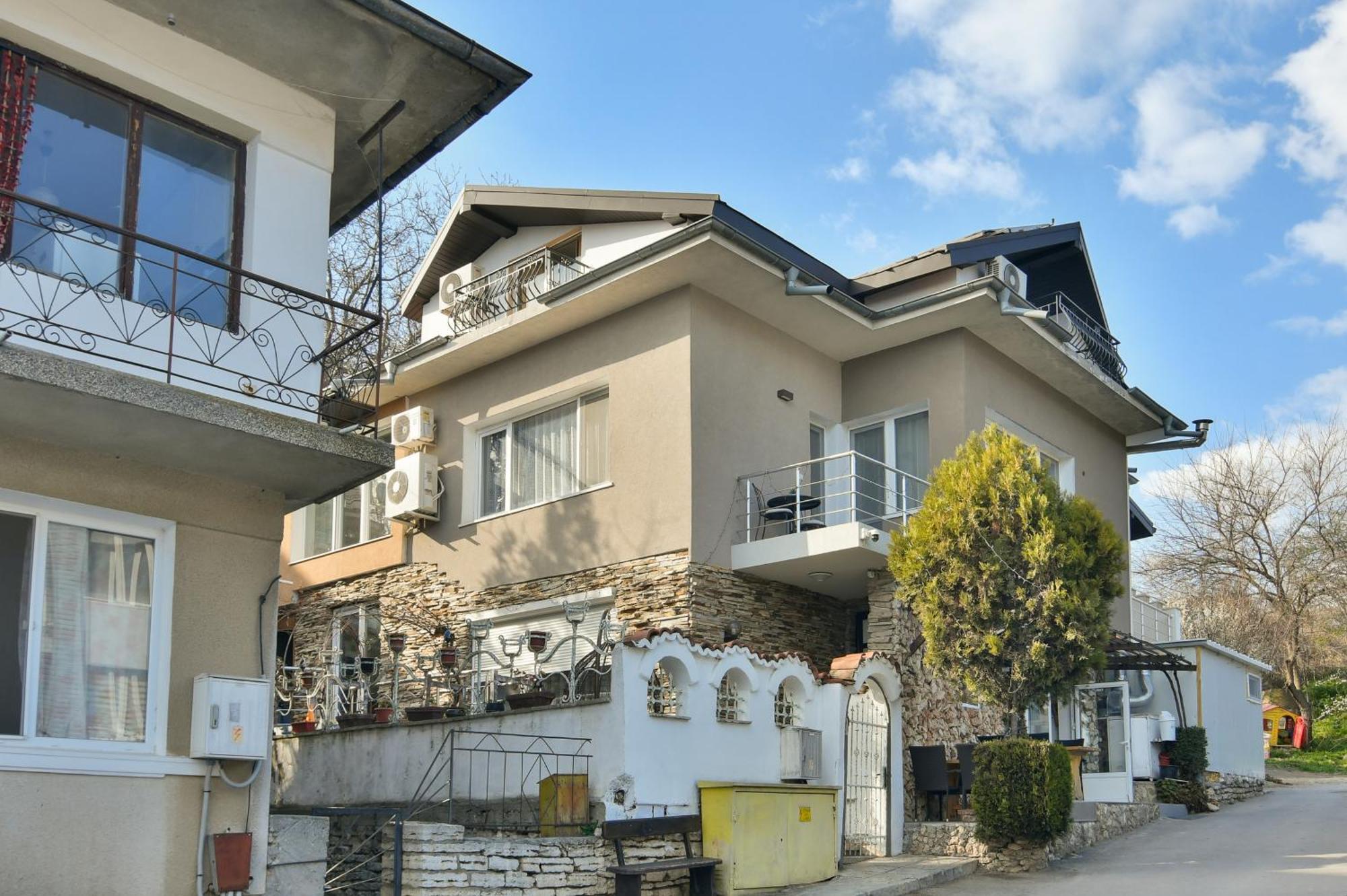 Самостоятелни Стаи "Водопада" Balchik Ngoại thất bức ảnh