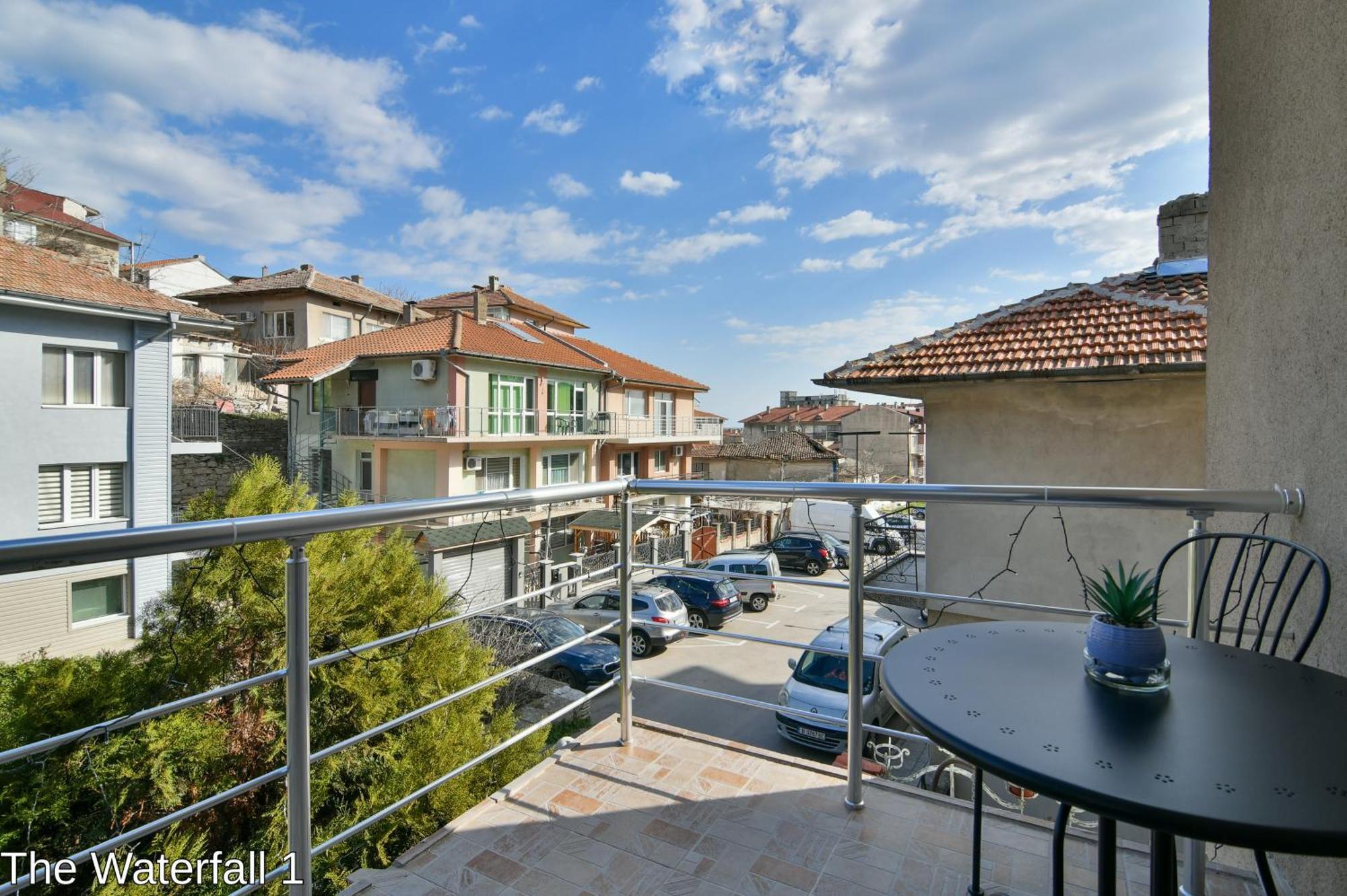 Самостоятелни Стаи "Водопада" Balchik Ngoại thất bức ảnh